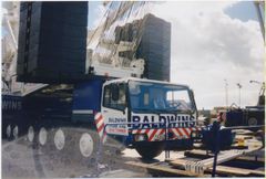 Crane ready to lift TBM